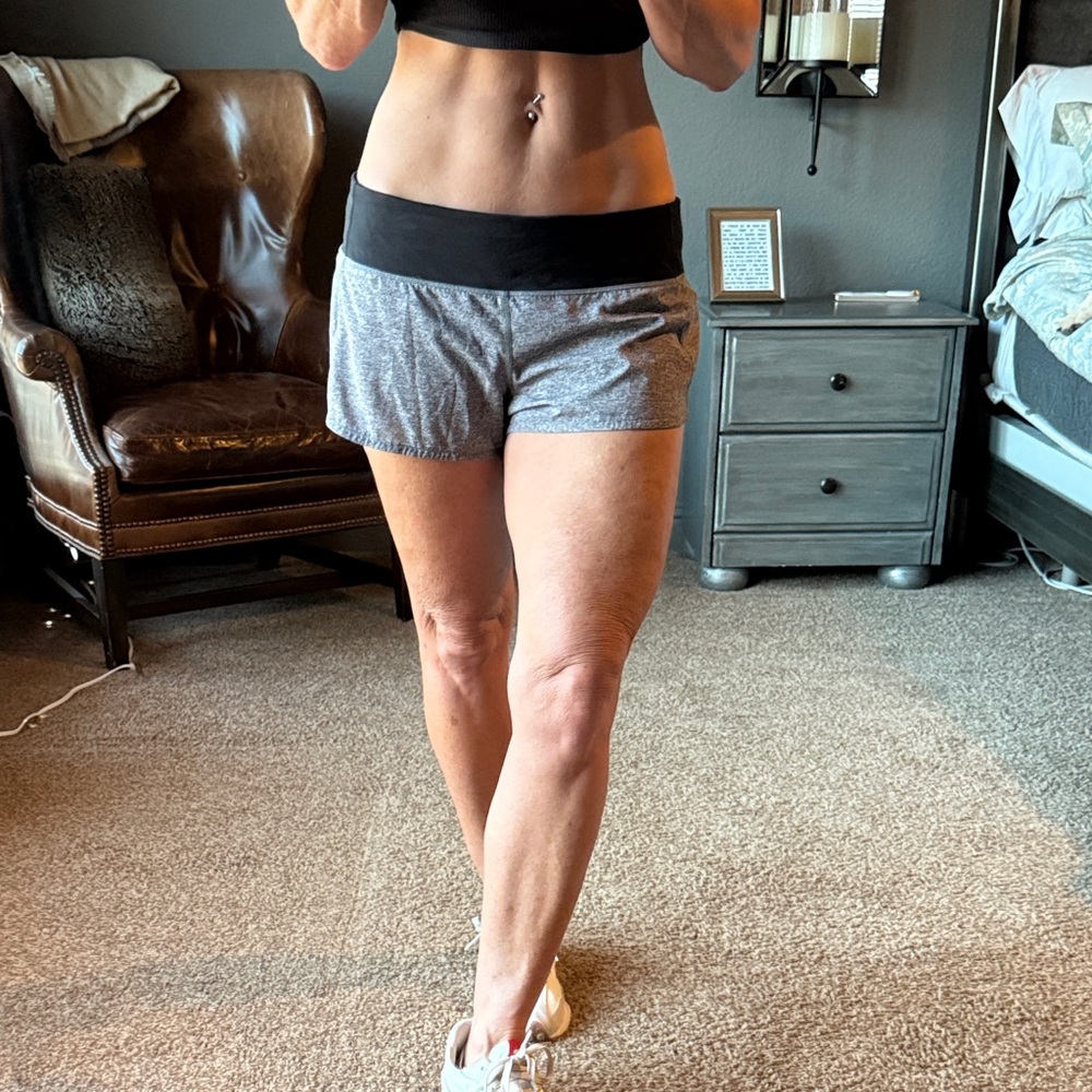 Lululemon Athletica Speed up shorts Sz 10 Heather Grey/Black Low rise